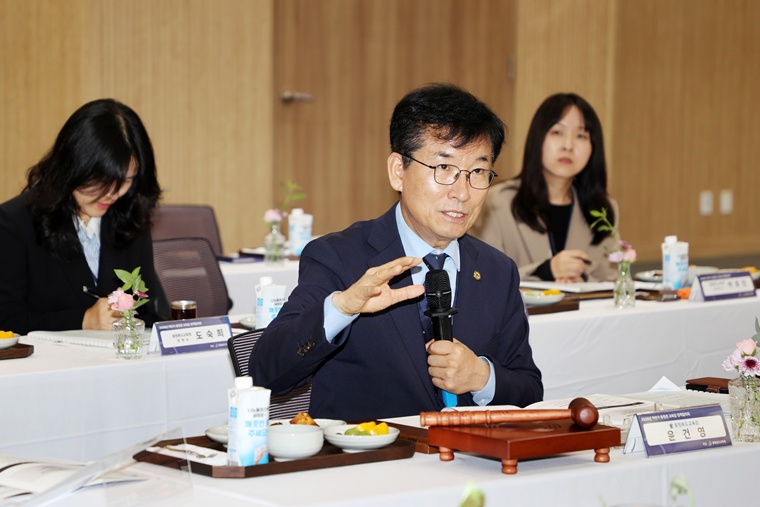 충북교육청, 충청권 AI교육 협력 이끈다…윤건영 교육감 회장 추대