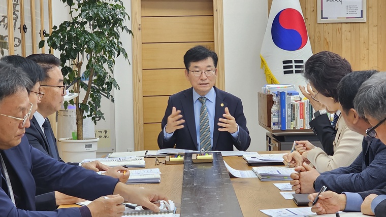 윤건영 충북교육감 “국정감사 지적사항 점검해 충북교육 발전 계기로”