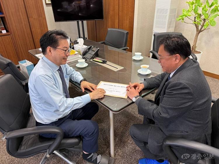 조상호 세종시장 예비후보,  이재명 대통령님 정책특보인 이한주 경제·인문사회연구회 이사장과 긴급 면담