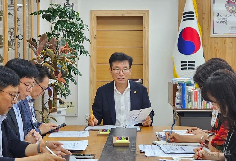 윤건영 충북교육감 "AI 시대 내신·수능 개편 대응…몸·마음·예술근육 함께 키워야"