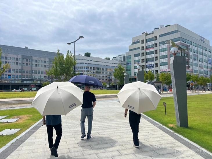 세종시, 폭염 대비 시청·읍면동 청사에 양우산 비치