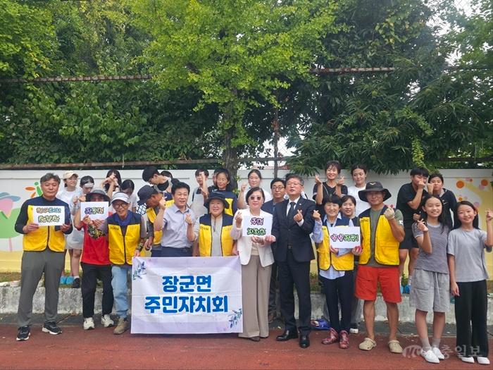 장군면 학교-마을 잇는 100m 벽화…아이들의 사계절 추억 담아