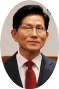 김문수 “비대위의 후보 박탈, 정치 쿠데타… 법적 책임 묻겠다”